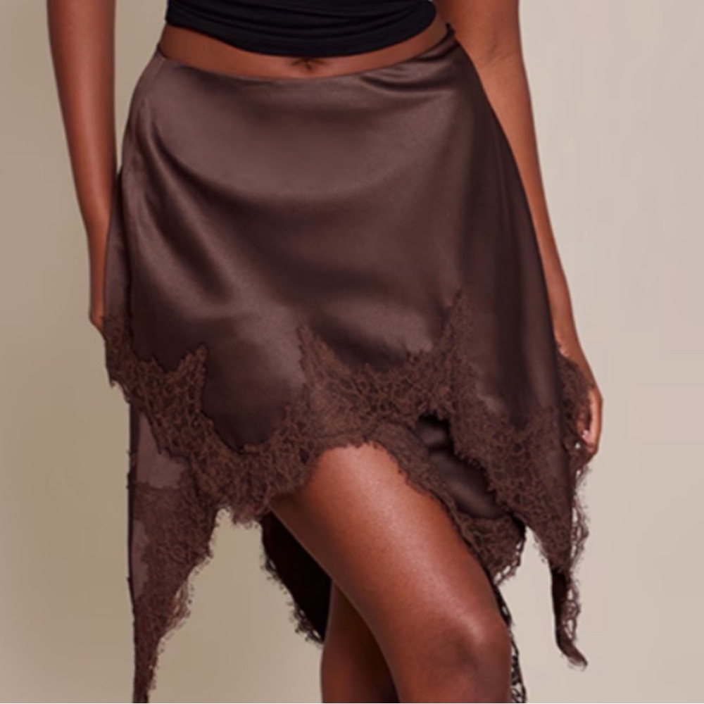 PrettyLittleThing Asymmetrical Brown Skirt with Lace